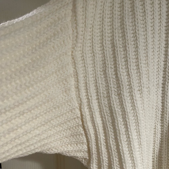 American Eagle Sweater. Size Small. NWT. Cream. Ribbed. Buttons. - Picture 4 of 5